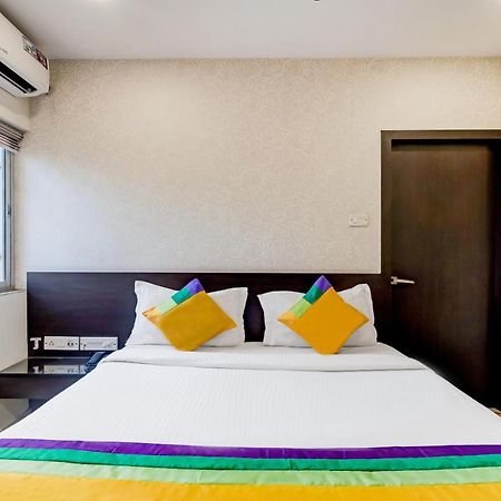 Itsy Hotels Neeranand Plaza Калькутта Экстерьер фото