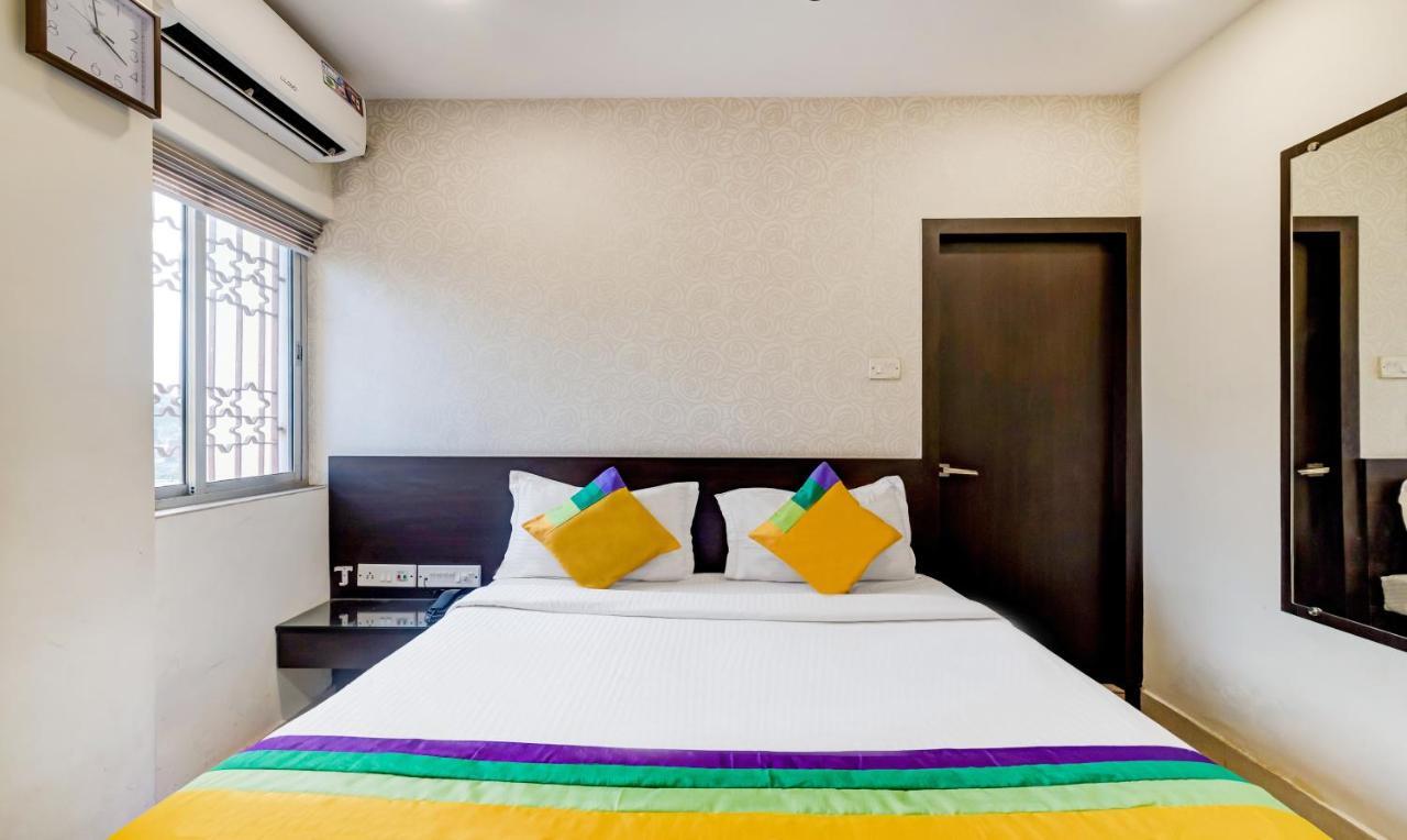 Itsy Hotels Neeranand Plaza Калькутта Экстерьер фото