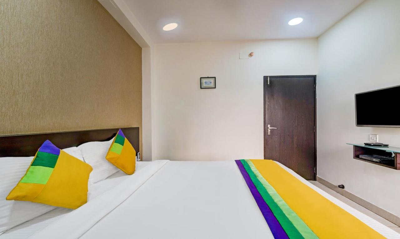 Itsy Hotels Neeranand Plaza Калькутта Экстерьер фото