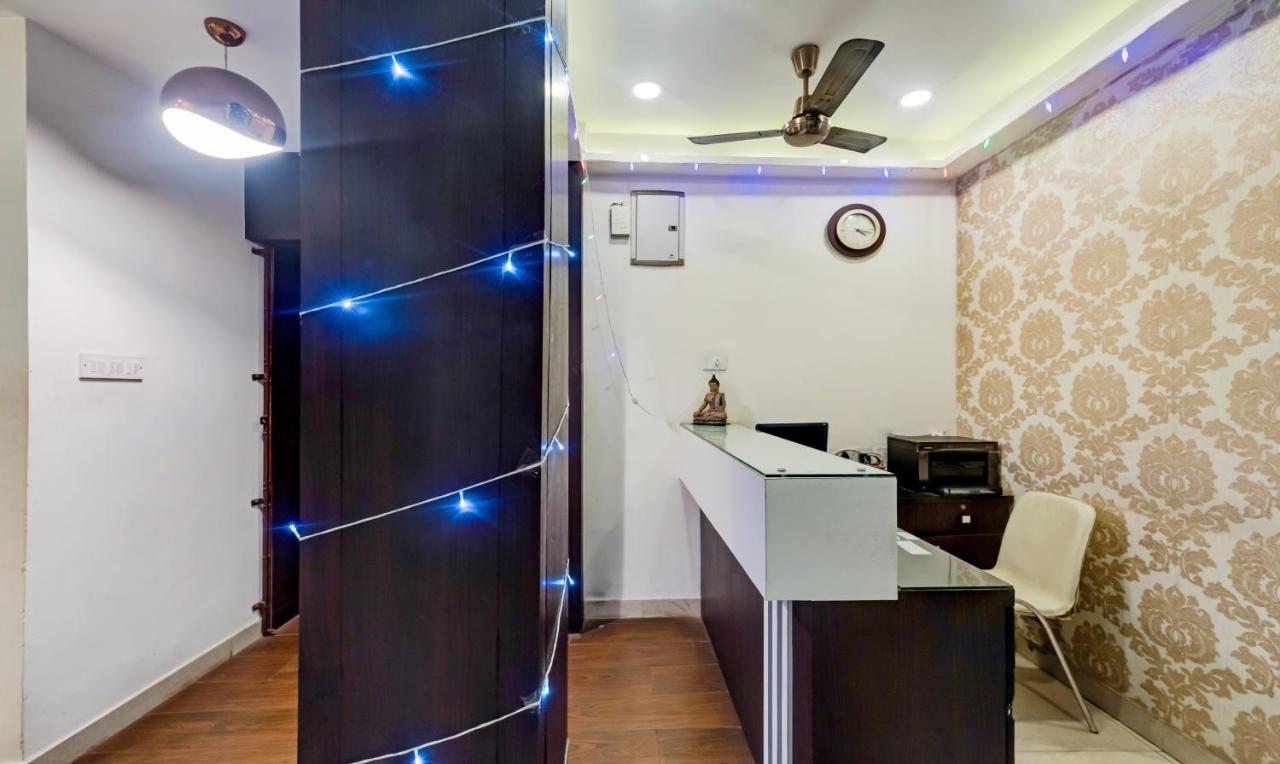 Itsy Hotels Neeranand Plaza Калькутта Экстерьер фото